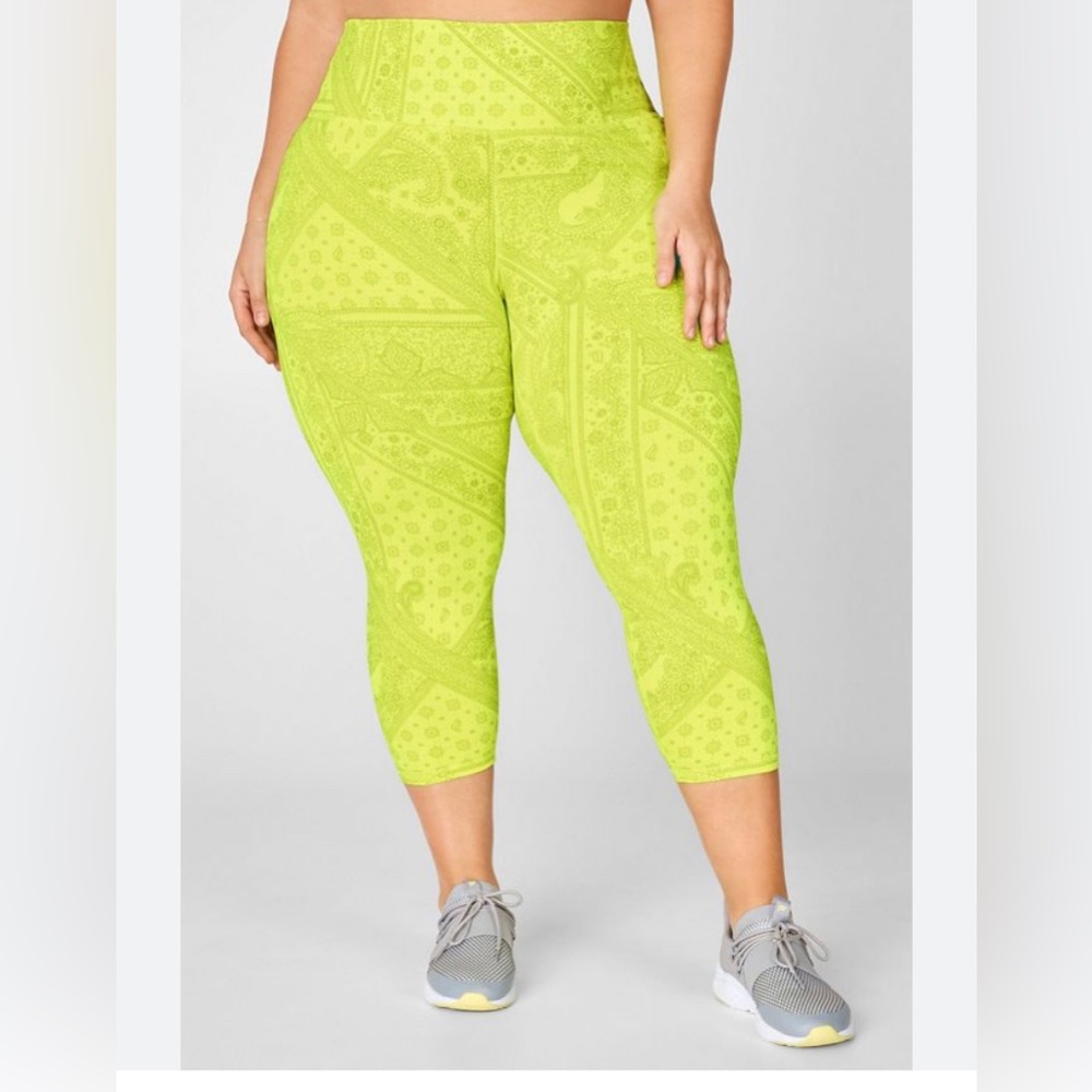 Fabletics Define Powerhold High Waisted capris bandana leggings